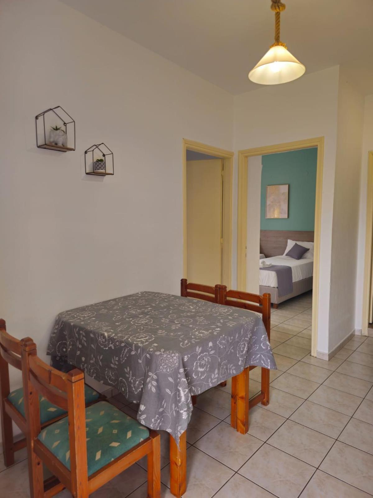 Gardelis Gardens Apartment Benitses  Ruang foto