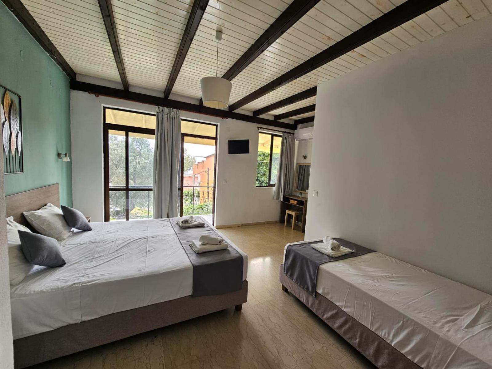 Gardelis Gardens Apartment Benitses  Ruang foto