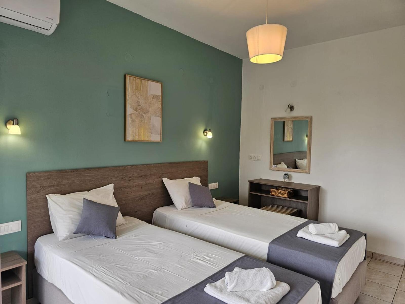 Gardelis Gardens Apartment Benitses  Ruang foto