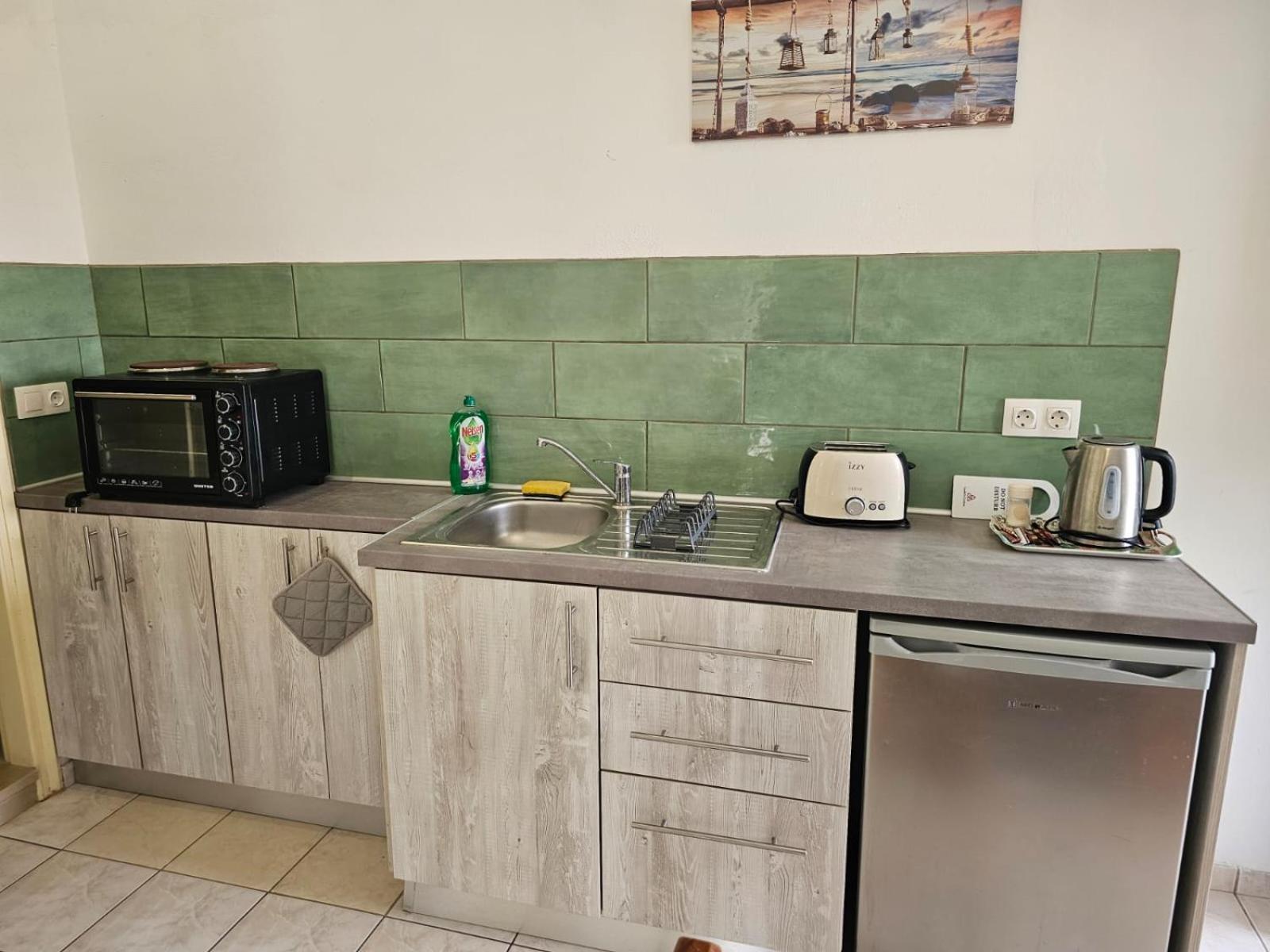 Gardelis Gardens Apartment Benitses  Ruang foto