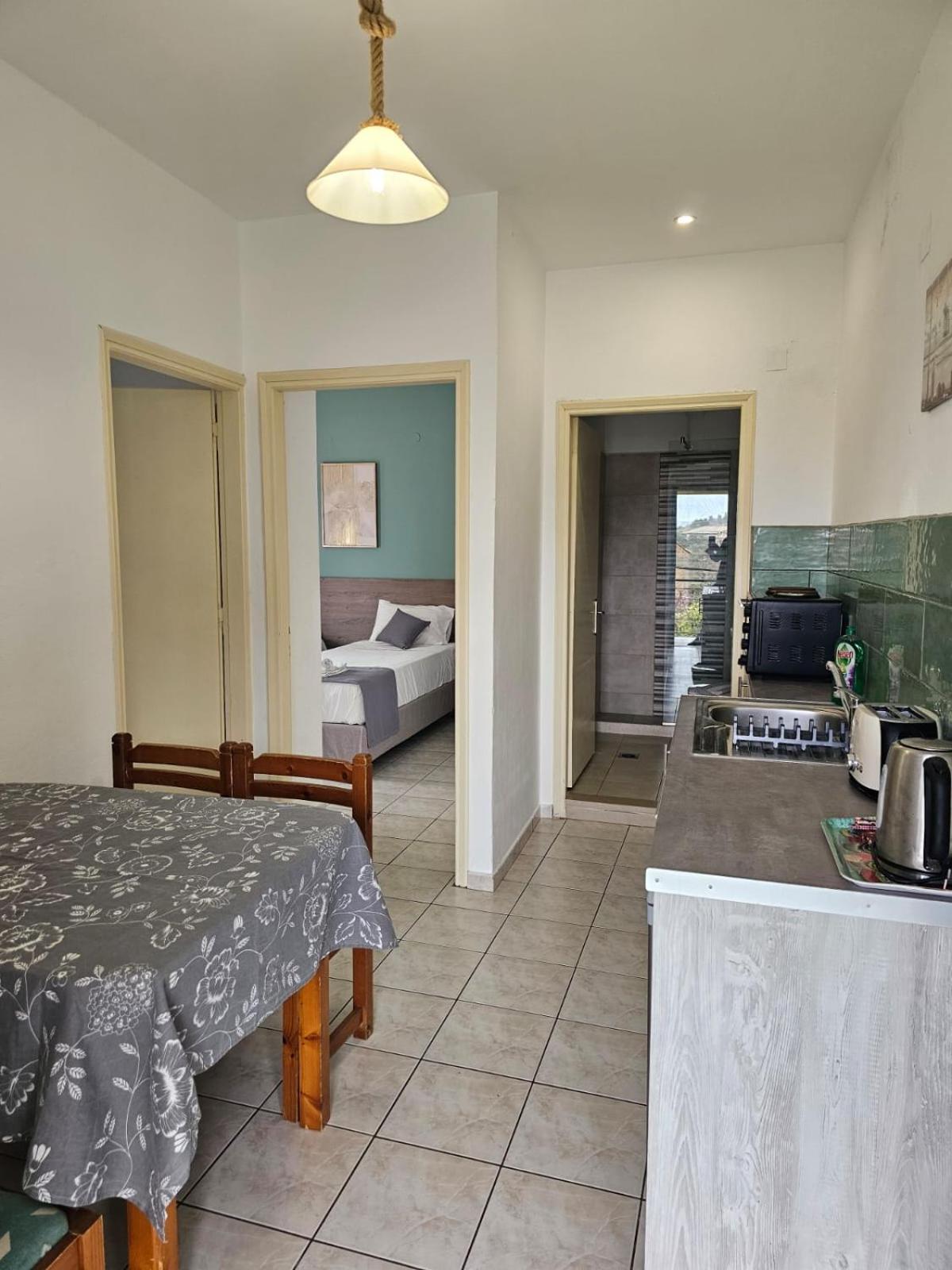 Gardelis Gardens Apartment Benitses  Ruang foto