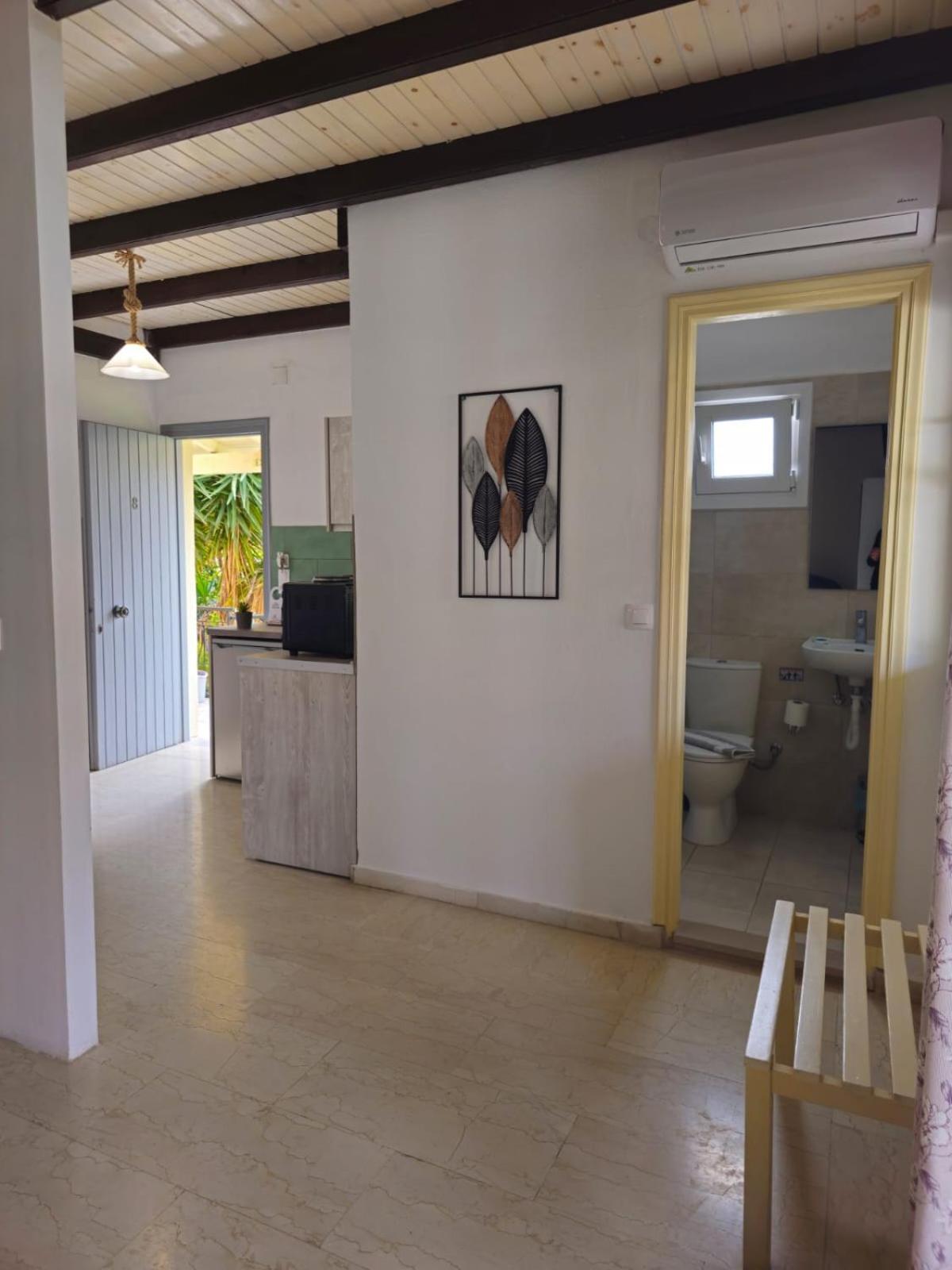 Gardelis Gardens Apartment Benitses  Ruang foto