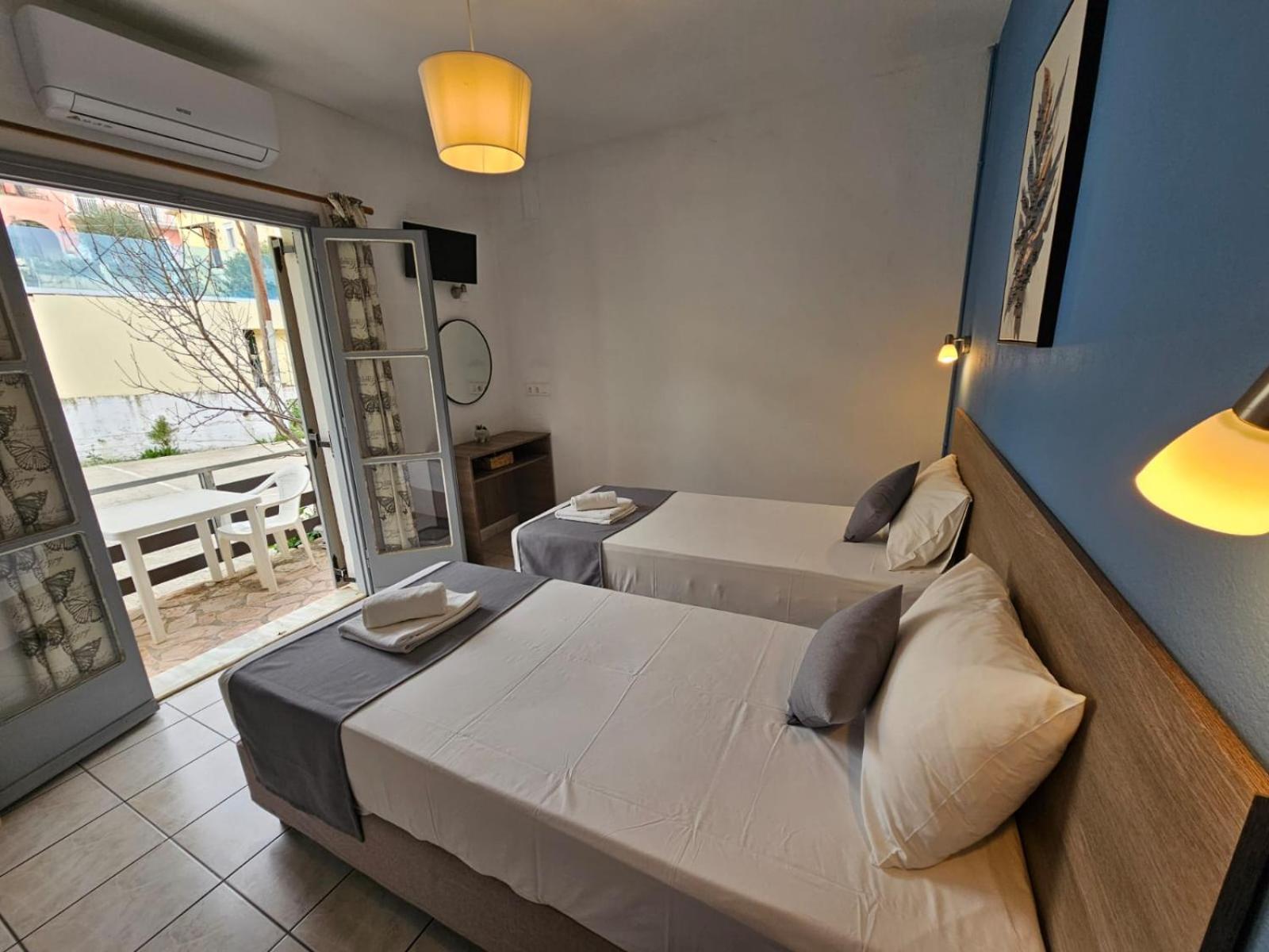 Gardelis Gardens Apartment Benitses  Ruang foto