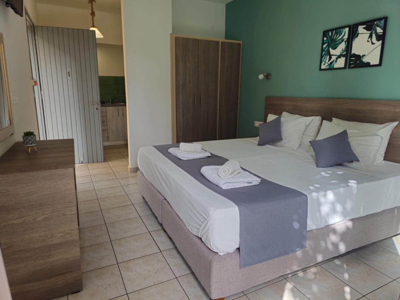 Gardelis Gardens Apartment Benitses  Bagian luar foto